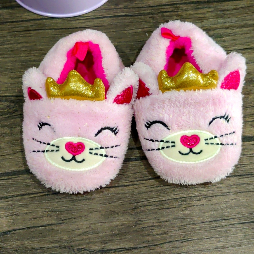 Walmart brand Kitty Slippers Sz 5Pink and Gold